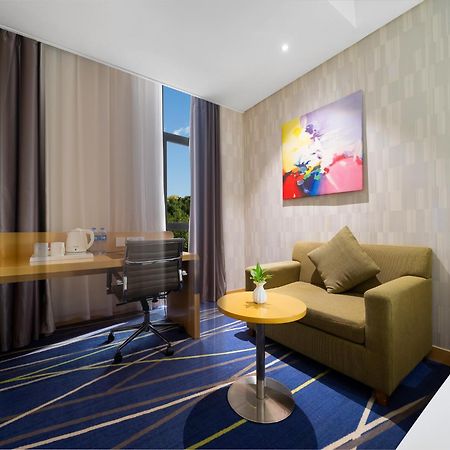 Holiday Inn Express Zhengzhou Airport By Ihg Xinzheng  Zewnętrze zdjęcie