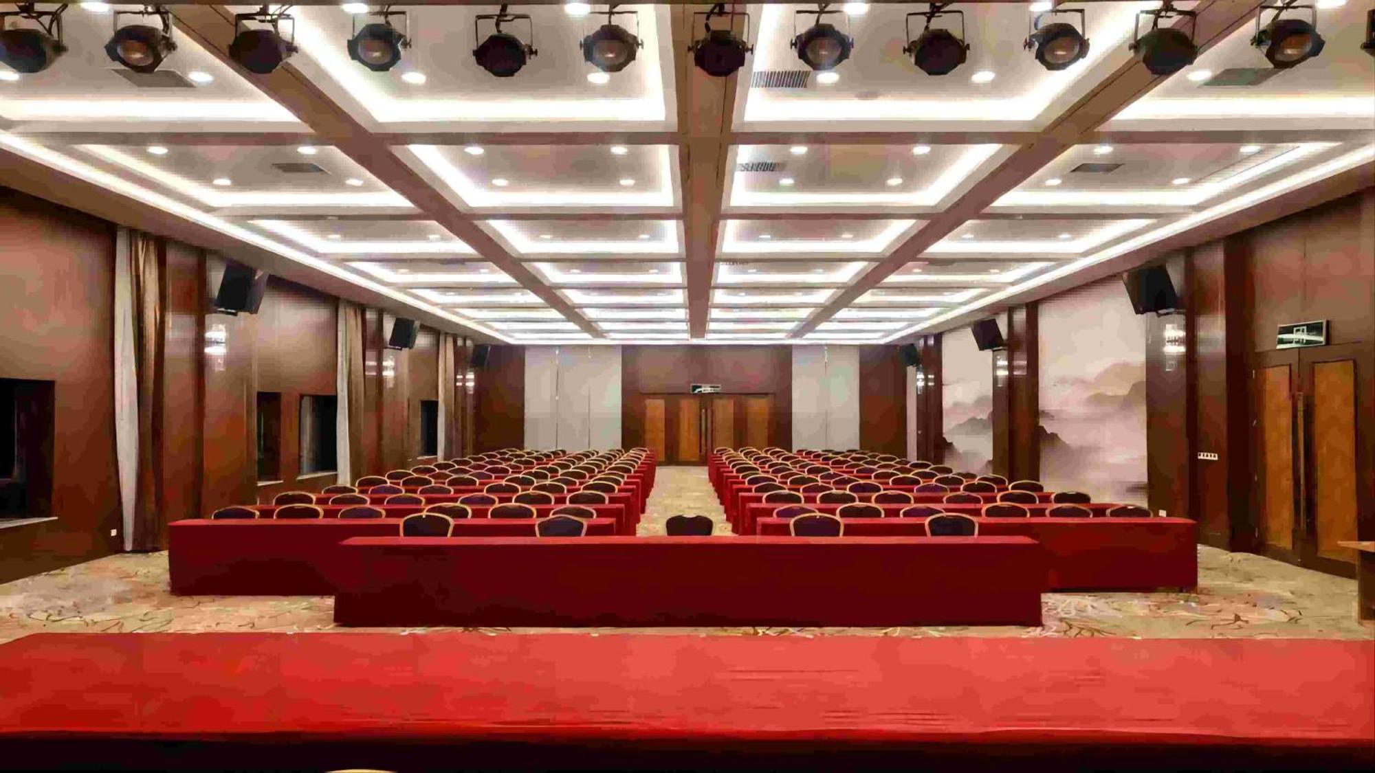 Holiday Inn Express Zhengzhou Airport By Ihg Xinzheng  Zewnętrze zdjęcie