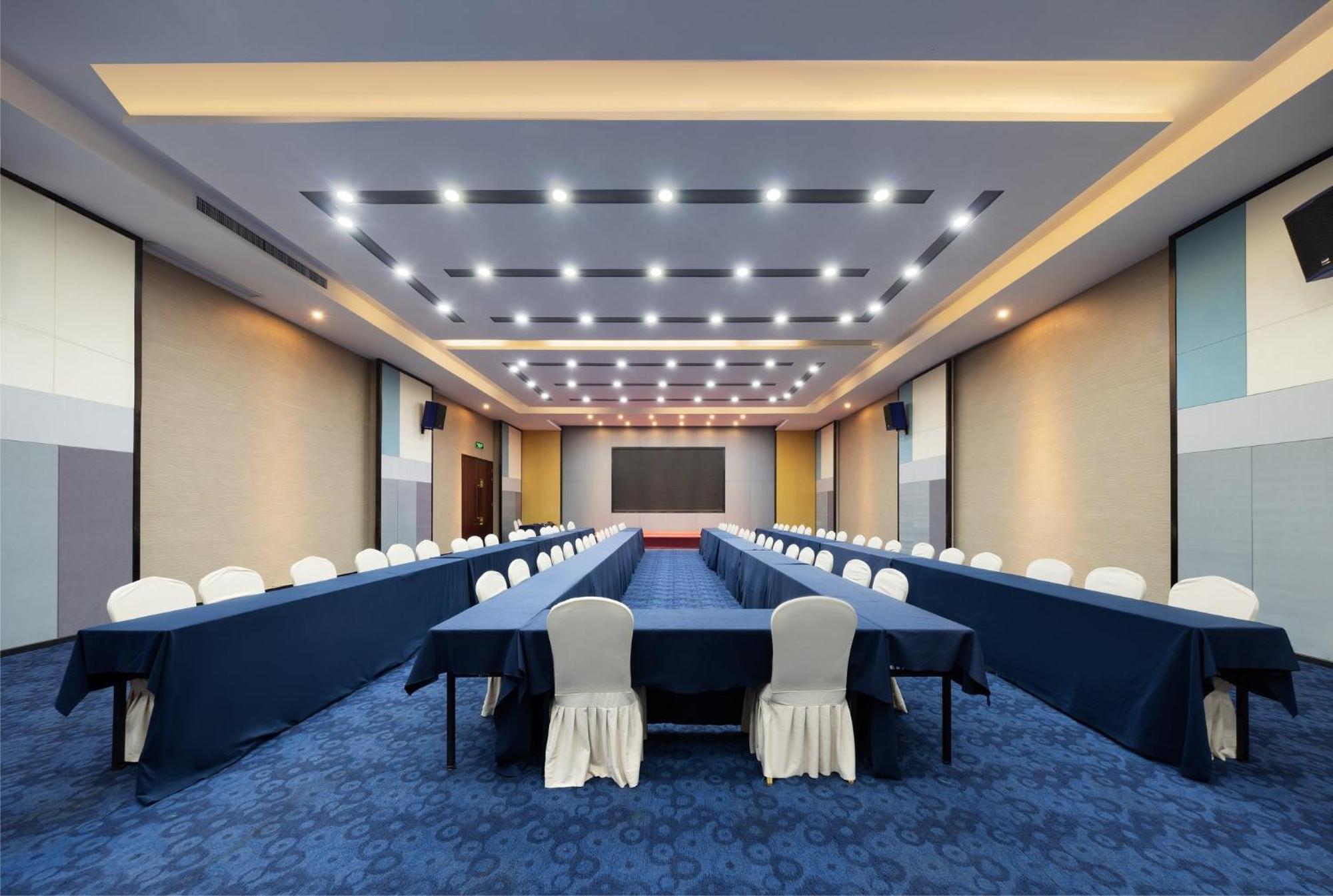 Holiday Inn Express Zhengzhou Airport By Ihg Xinzheng  Zewnętrze zdjęcie