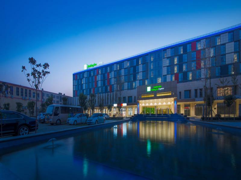 Holiday Inn Express Zhengzhou Airport By Ihg Xinzheng  Zewnętrze zdjęcie